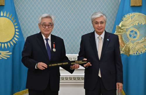 Q.Toqaevqa toǵyzynshy dan qara belbeýi tabys etildi