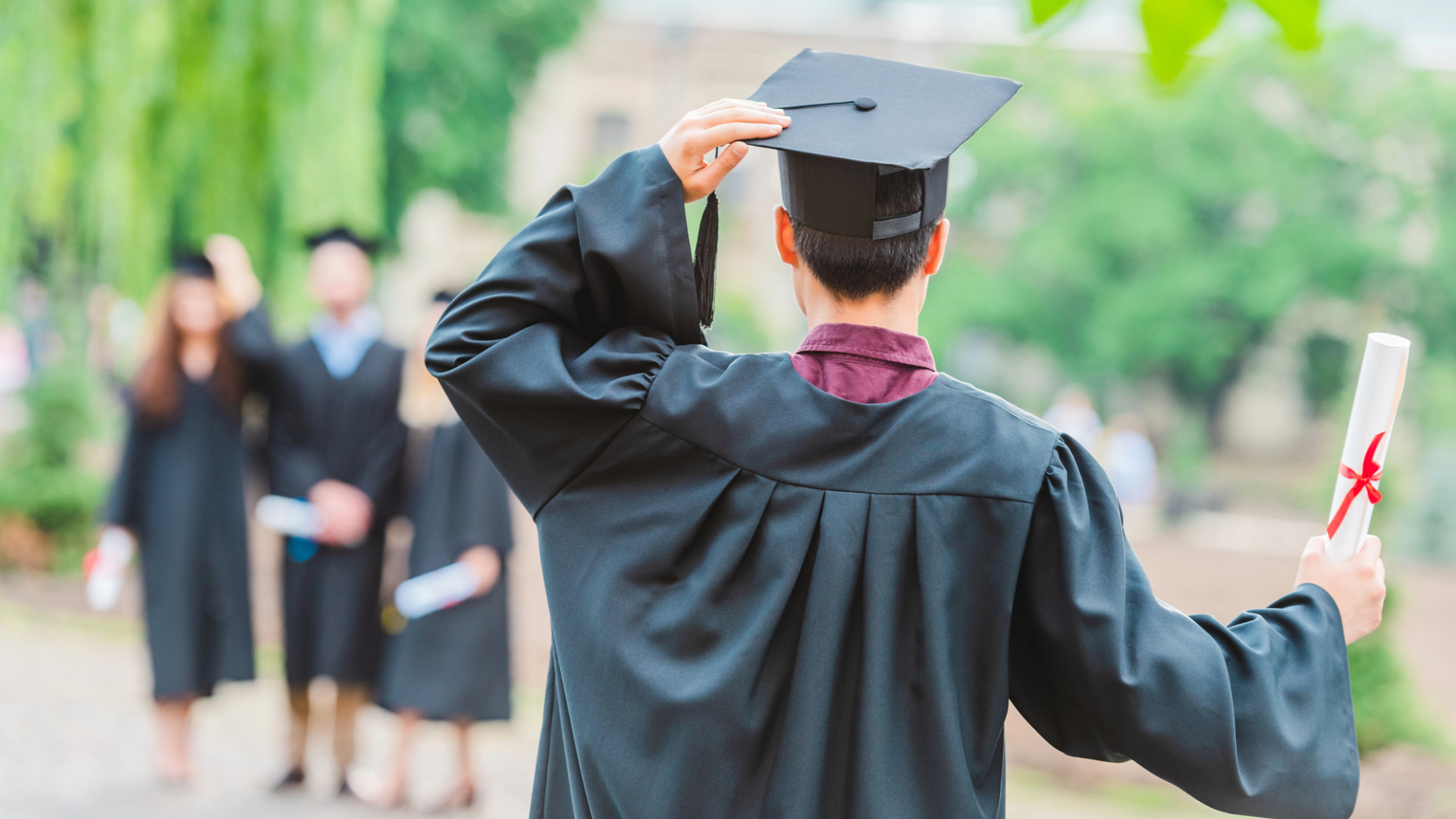 Magıstratýraǵa grant taǵaıyndaý konkýrsyna qujat qabyldaý bastaldy