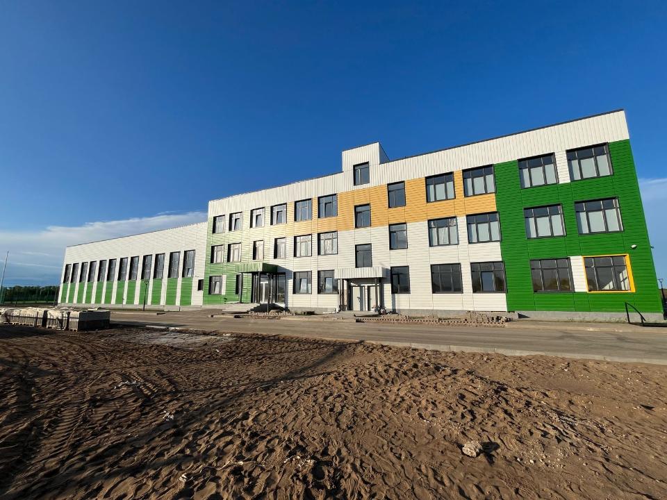 BQO ákimi «Keleshek mektepter» jobasy aıasyndaǵy qurylys jumystaryn tekserdi