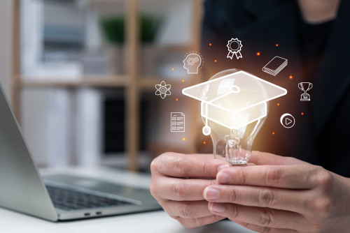 Toqaev bilim berý prosesine sıfrlyq tehnologııalardy jedel engizýdi tapsyrdy