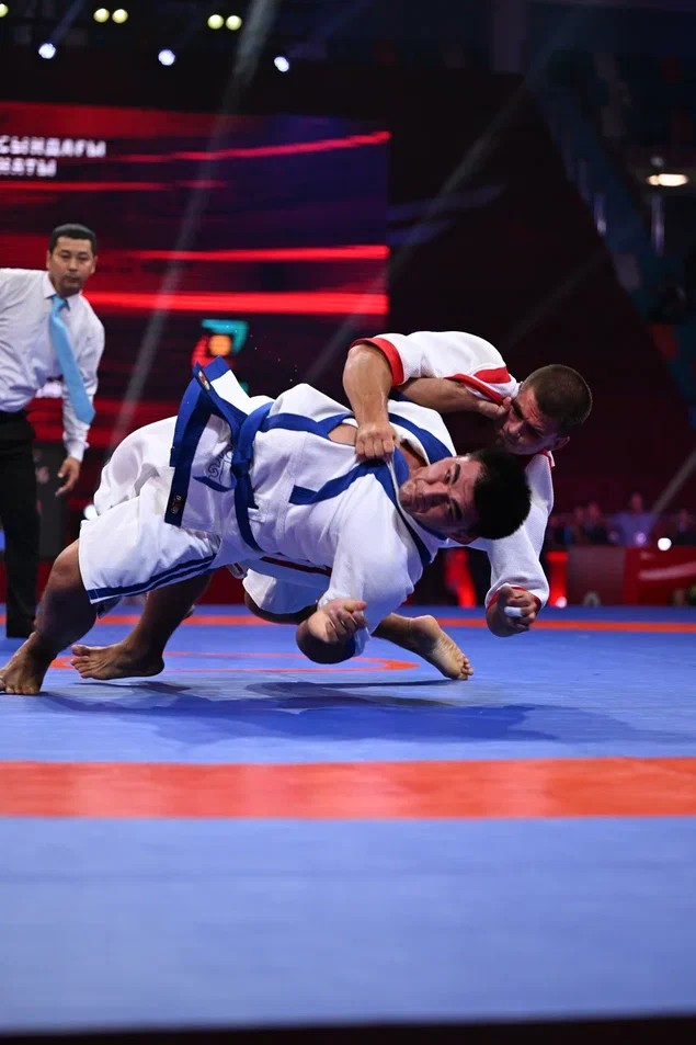 Álem chempıonaty: 4 altyn, 3 kúmis, 1 qola