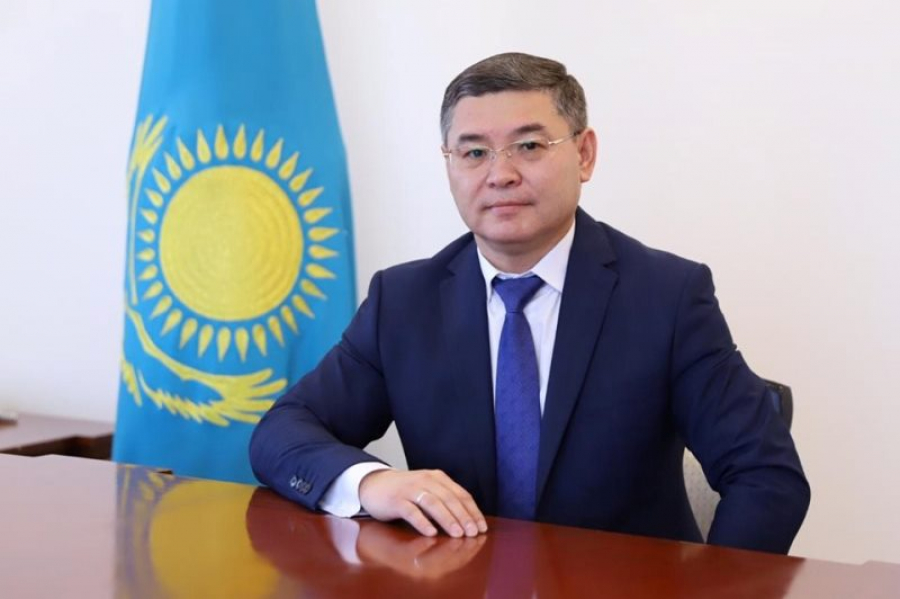 Jańa standart jańa mindet júkteıdi