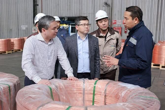 Mınıstr mys konsentrattaryn óńdeý prosesin kózben kórdi