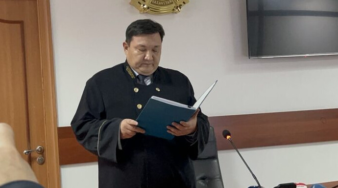 Berdenov isin júrgizip jatqan sýdıaǵa qatysty qyzmettik tekseris taǵaıyndaldy