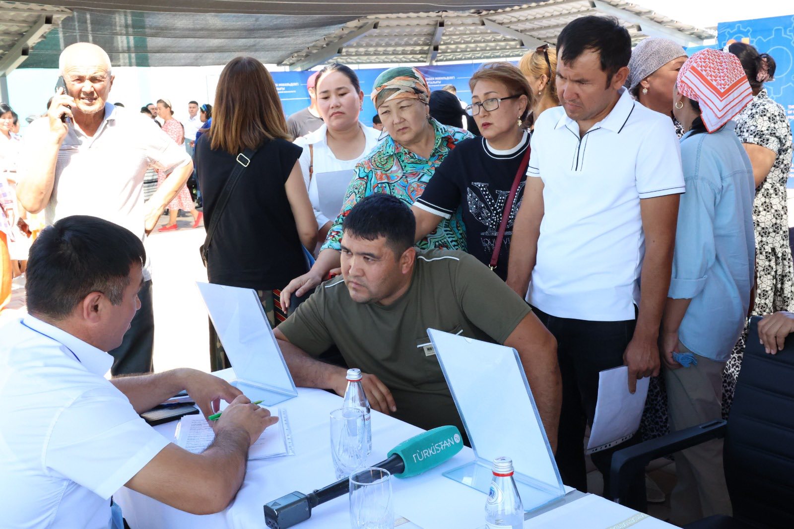 Túrkistan oblysynda jármeńke arqyly 300-ge jýyq adam jumysqa turdy