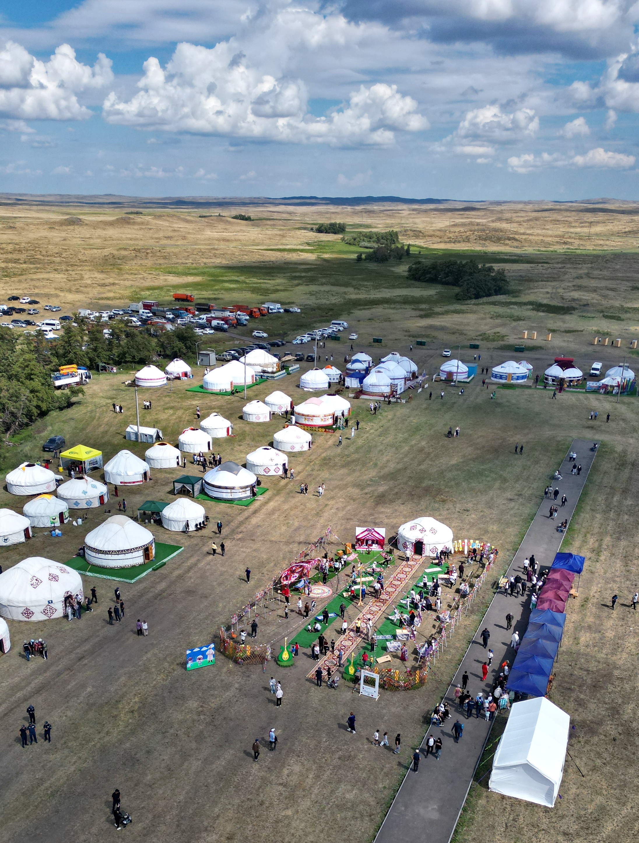 Tórt asyldyń toıy