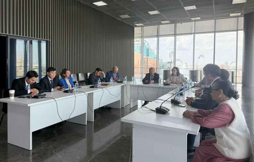 «Konstıtýsııalyq reforma jáne Qazaqstandaǵy BAQ damýy»  atty dóńgelek ústel ótti