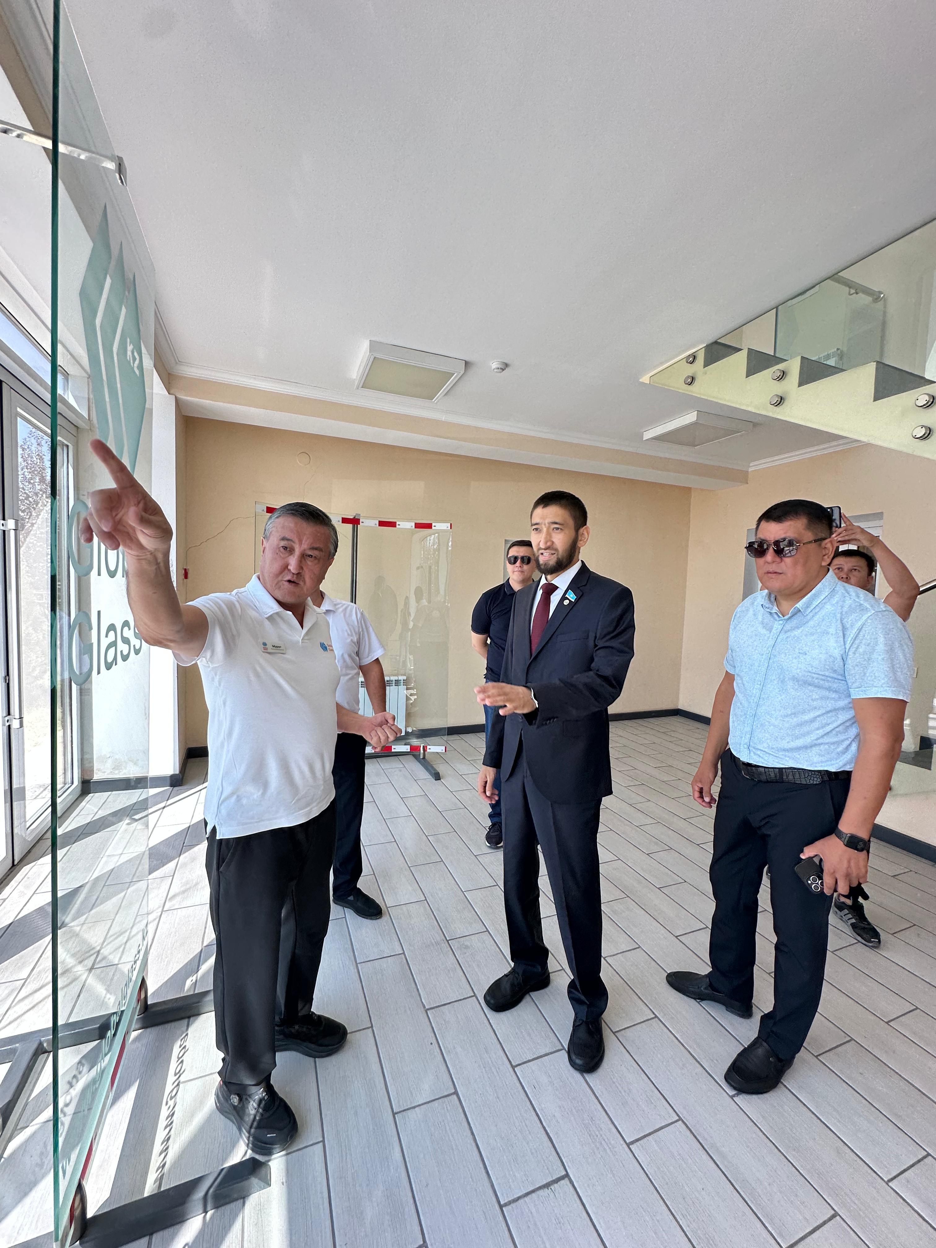 Májilis depýtaty «Avangard» zaýytynyń jumysymen tanysty