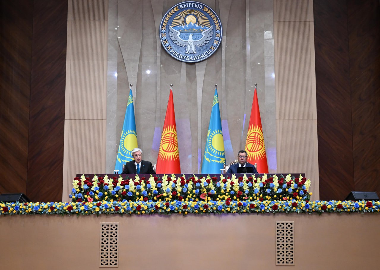 Qasym-Jomart Toqaev pen Sadyr Japarov baspasóz brıfıngin ótkizdi