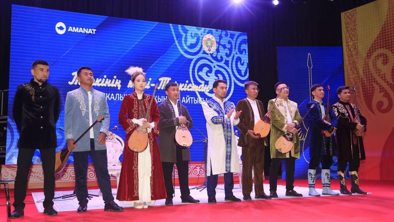 Túrkistanda jas aqyndar aıtysy ótti