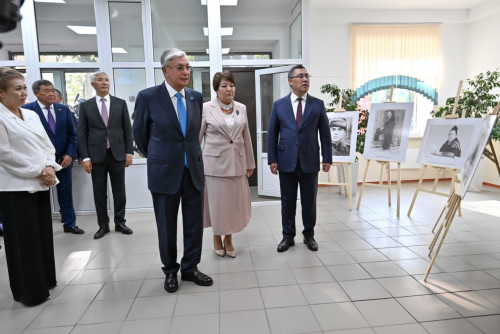 Memleket basshysy Kemel Toqaev atyndaǵy mektep-gımnazııaǵa bardy