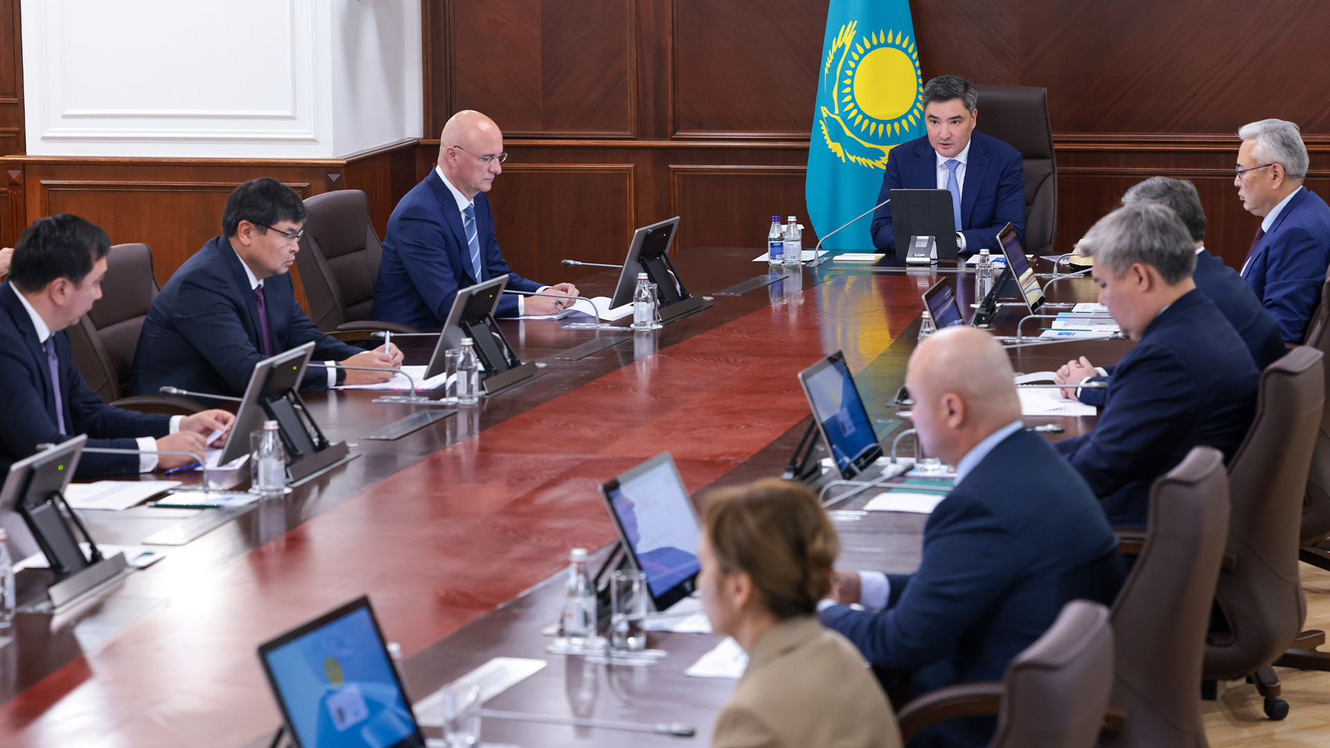 Bektenov jol sapasyna qatysty zańbuzýshylyqtardy synǵa aldy