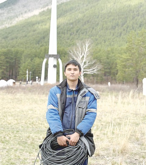 Mamandyǵyn maqtan tutady