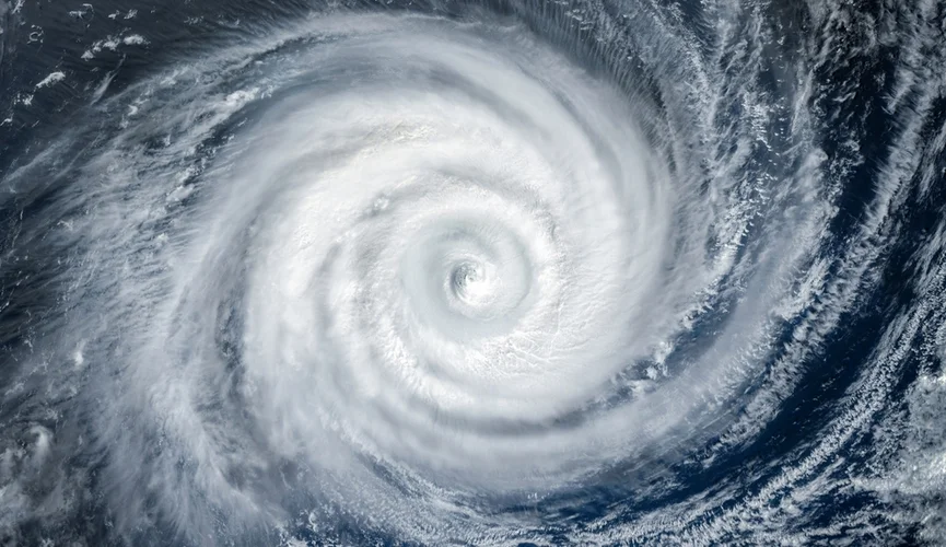 Haınanda iri taıfýn soǵyp, 20 myńnan astam turǵyn evakýasııalandy