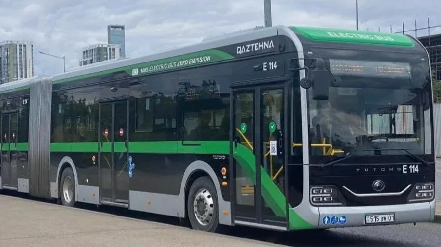 Astanada 18 avtobýs baǵytyn ózgertti