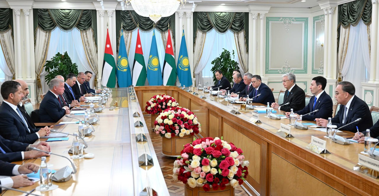 Qazaqstan Prezıdenti men Iordanııa Koroli keńeıtilgen quramda kelissóz júrgizdi