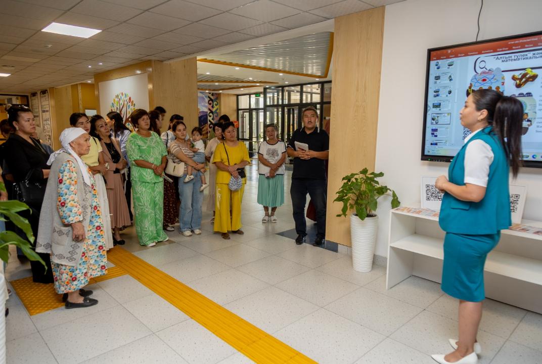 Sarykemer aýylyndaǵy jańa mektepte baspasóz týry uıymdastyryldy