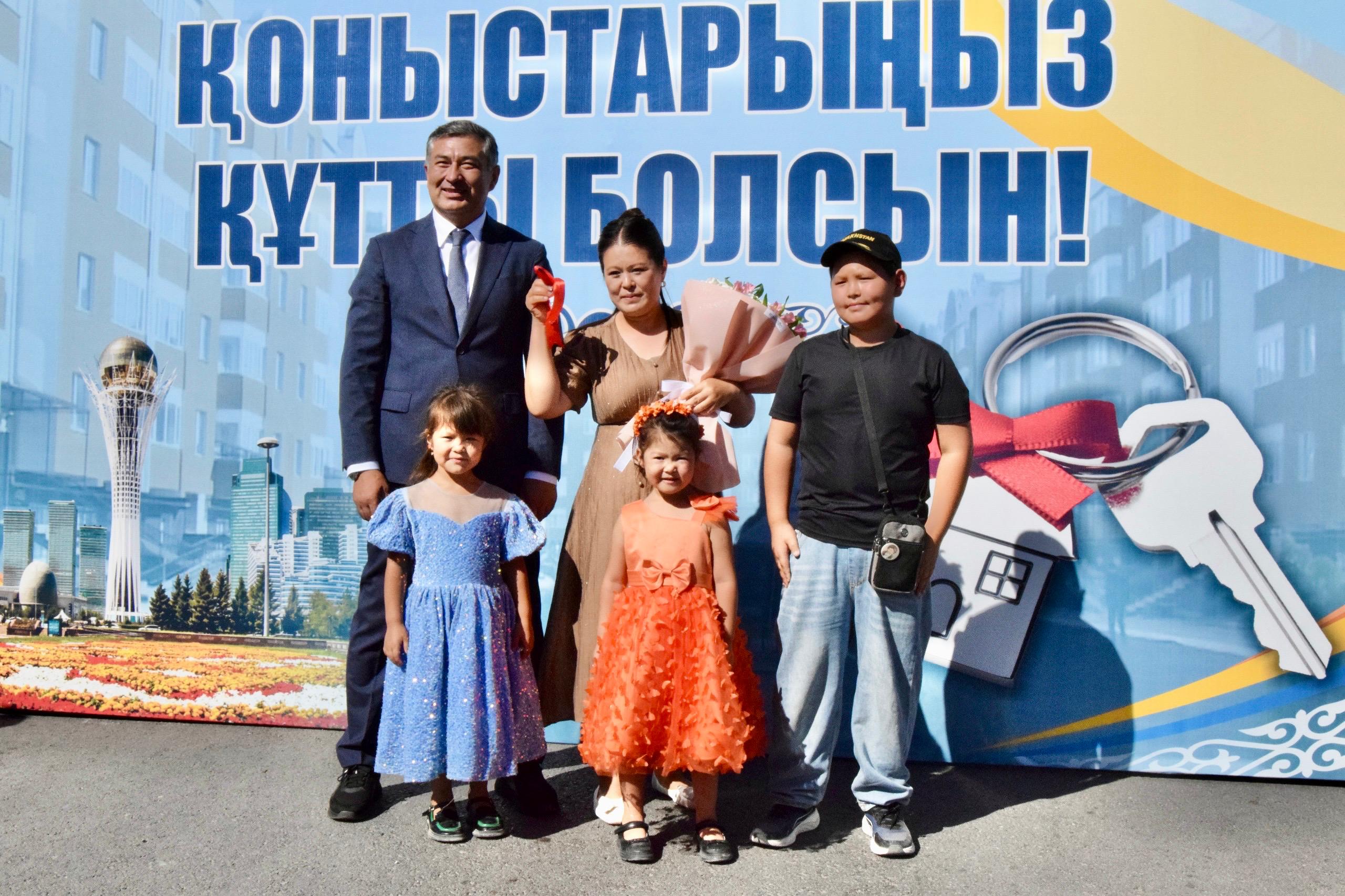 Qonaevta 42 otbasyǵa páter kilti tabystaldy