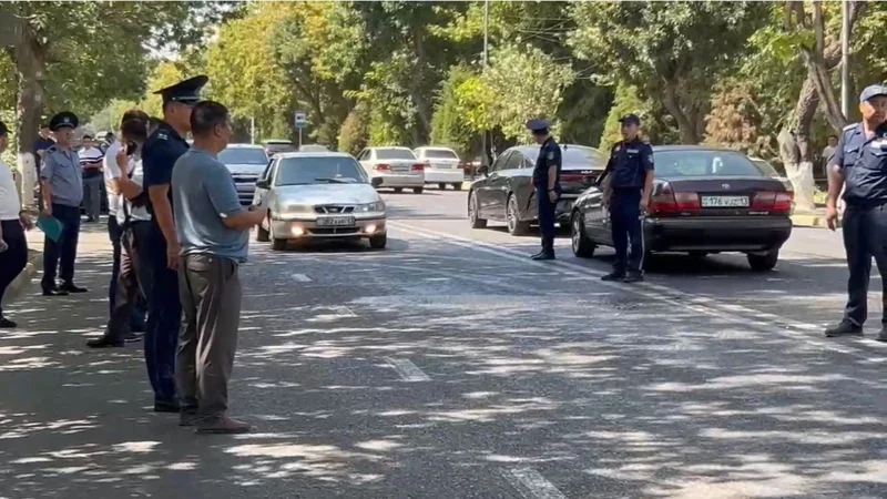 Shymkentte polısııa qyzmetkeri qaǵyp ketken áıel kóz jumdy