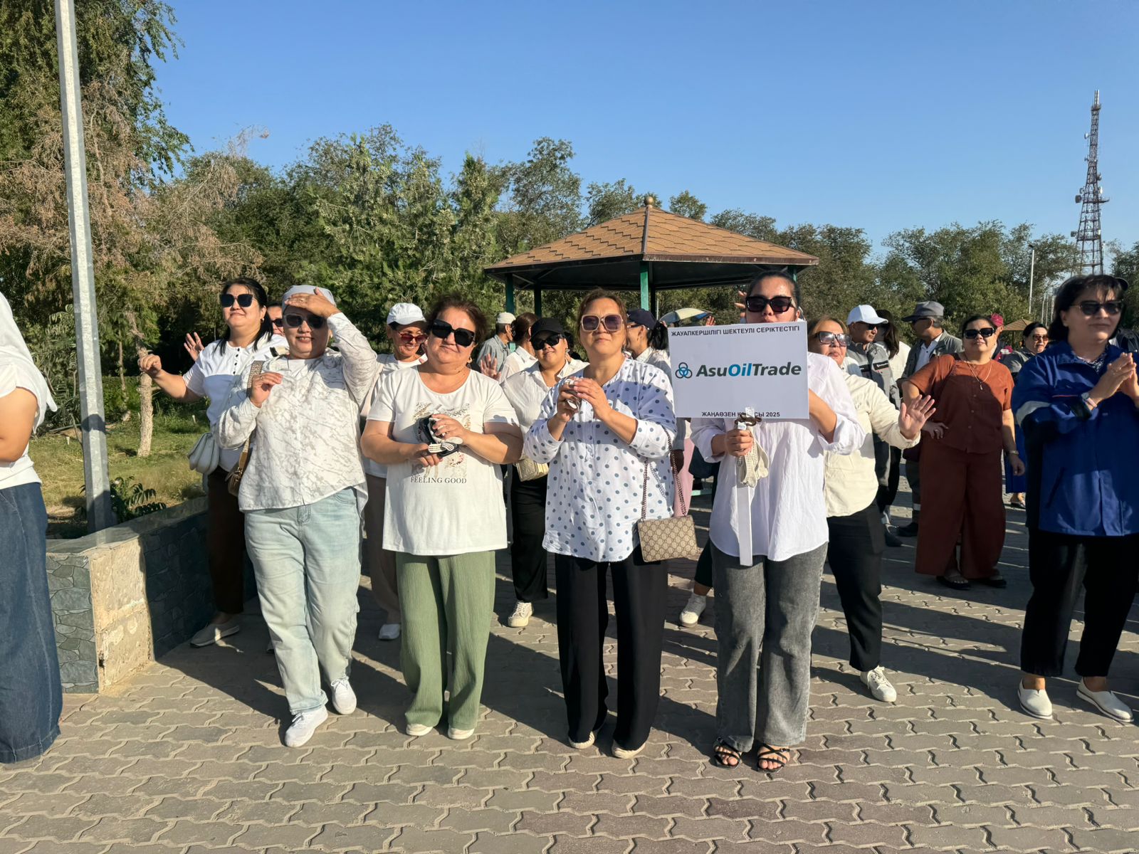 Jańaózende 2000-ǵa jýyq turǵyn jalpyqalalyq ekoaksııaǵa shyqty