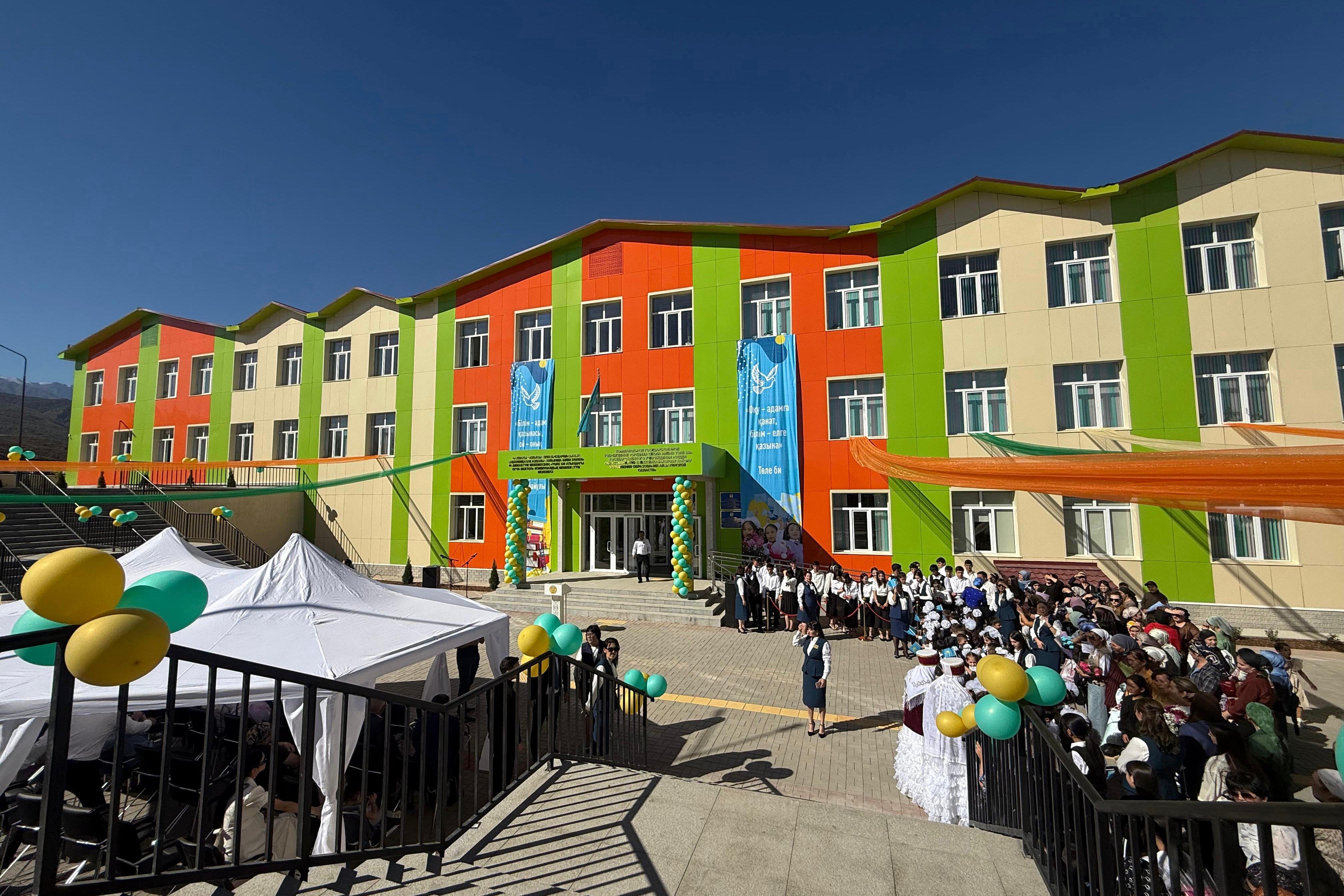 «AMANAT» partııasynyń aralasýymen Tóle bı aýylyndaǵy tórt jylǵa sozylǵan mektep qurylysy aıaqtaldy