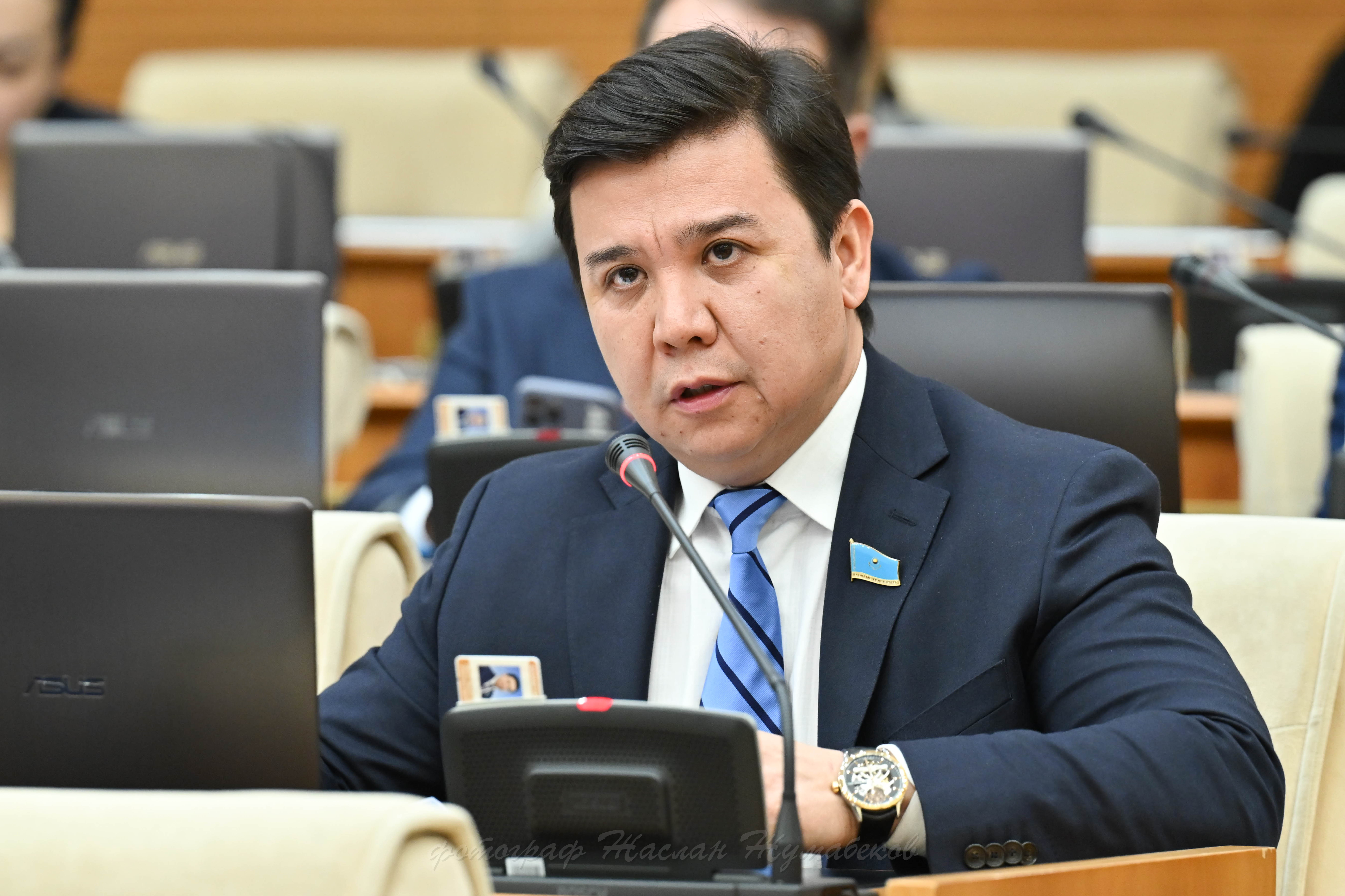 Depýtat Túrkistan oblysyndaǵy aýyz sý jáne káriz máselesin kóterdi