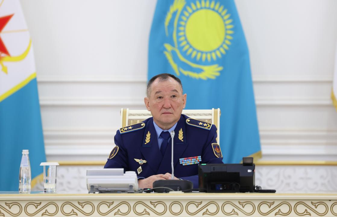 Qorǵanys mınıstri áskerı oqý oryndaryna jańa mindetter júktedi