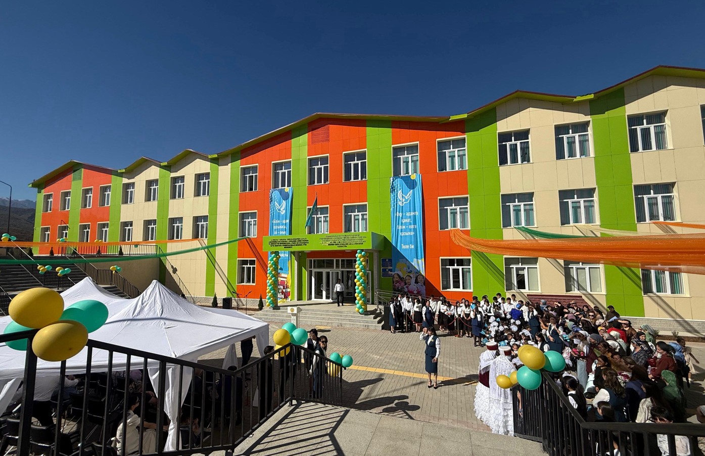 Toǵyz bilim oshaǵy esigin ashty