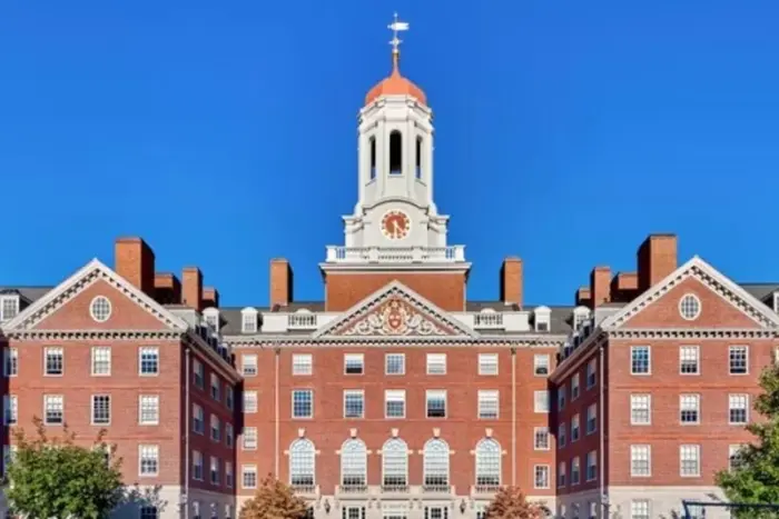 AQSh soty Garvard ýnıversıtetin granttan aıyrý sheshimin toqtatty