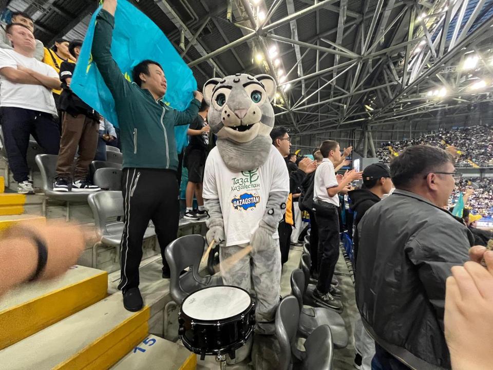 Tazabek astanalyq jankúıerlerdiń júregin taǵy da jaýlap aldy