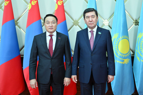 Mońǵolııanyń Uly Memlekettik Hýralynyń tóraǵasy Qazaqstanǵa resmı saparmen keldi