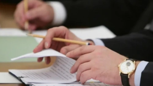 Depýtattar kúzgi sessııada qandaı mańyzdy máselelerdi kóteretinin aıtty