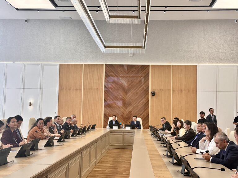 Qostanaı oblysynda «Kitap oqıtyn ult» jobasy bastaldy