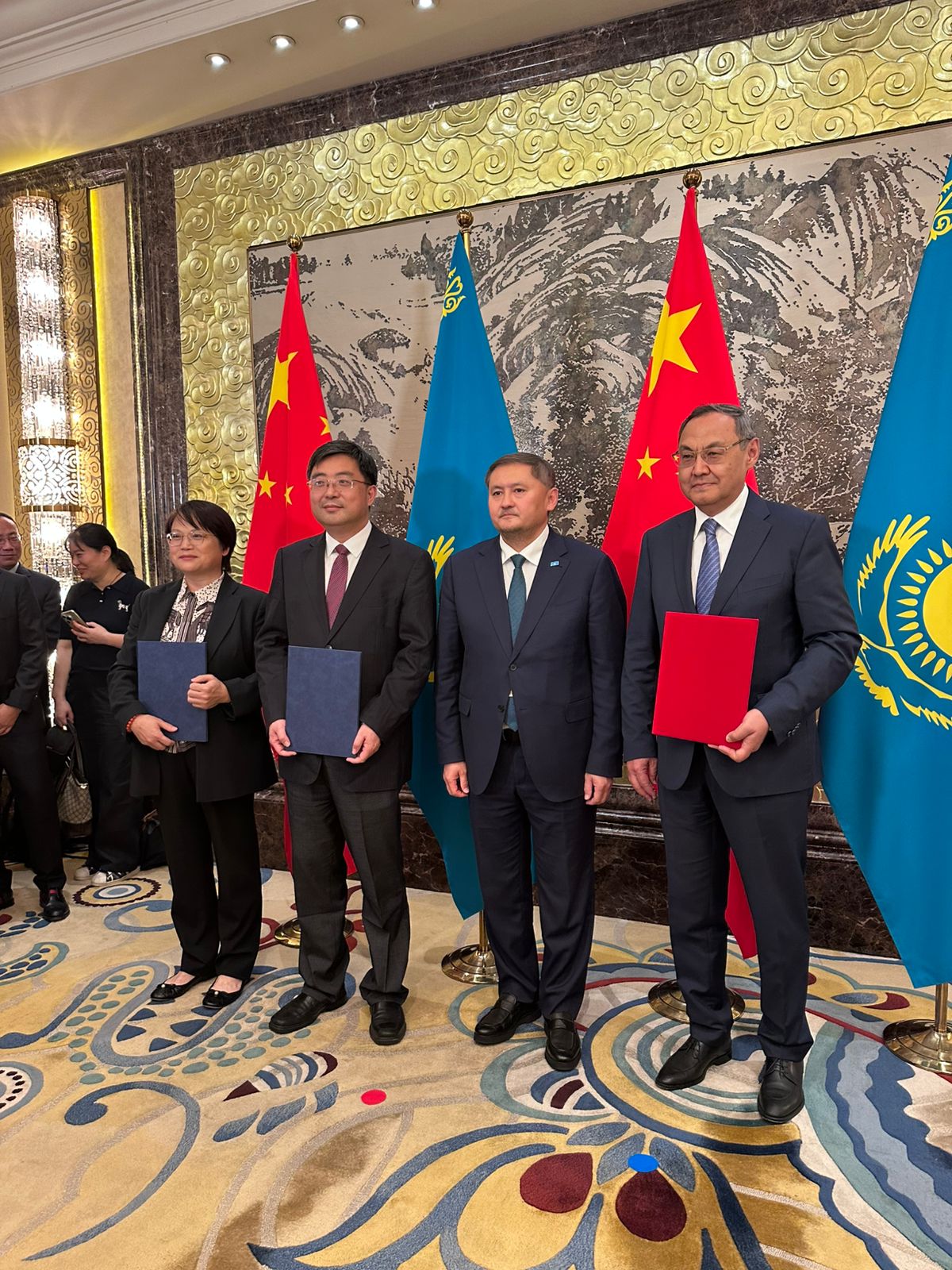 Qazaqstan men Qytaı JI salasynda 100-den astam mamandy oqytady