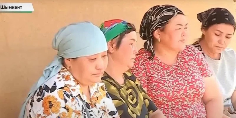 Shymkentte oqýshy kóz jumar aldynda tórt synyptasyna hat qaldyrǵan