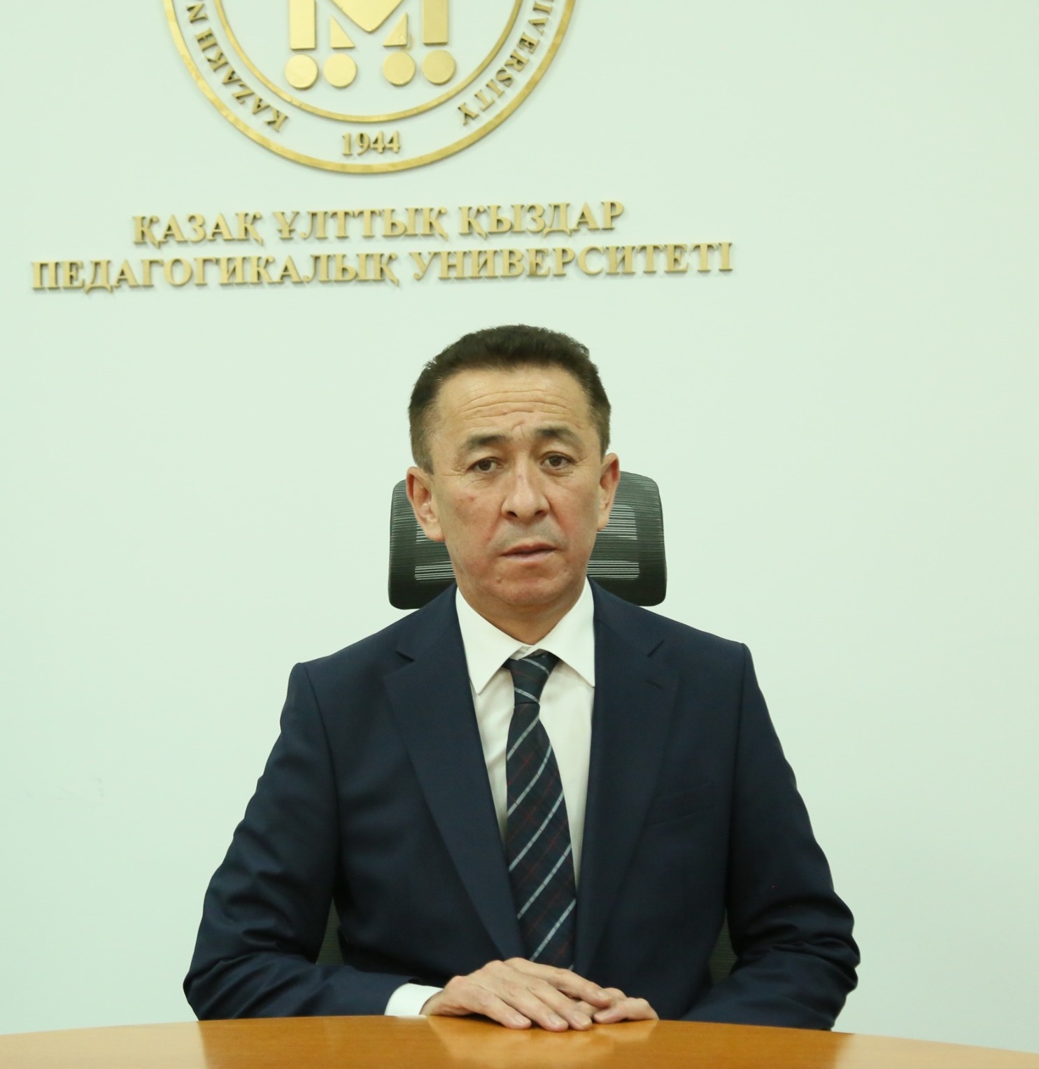 Qyzdar ýnıversıteti ustazdardyń AI tehnologııany meńgerý daǵdysyn arttyrýda