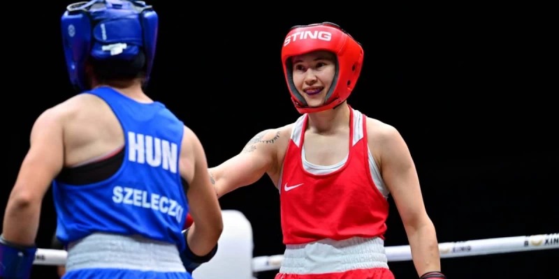 Álem chempıonaty: Nazym Qyzaıbaı qarsylasyn merziminen buryn jeńdi