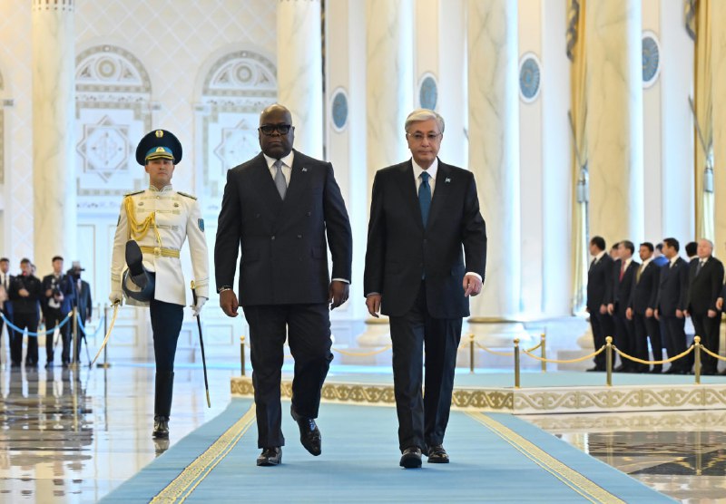 Qasym-Jomart Toqaev pen Felıks Chısekedı kelissóz júrgizdi