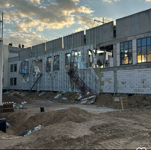 Qulsaryda salynyp jatqan «Keleshek mektebiniń» shatyry qulady