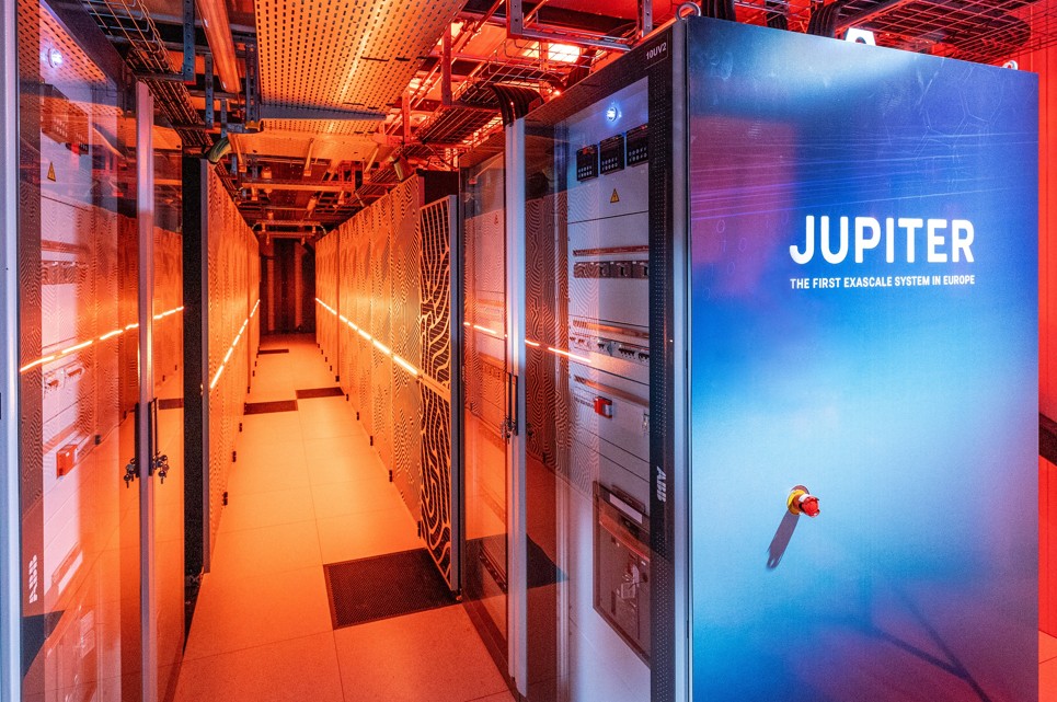 Eýropa: alǵashqy sýperkompıýter