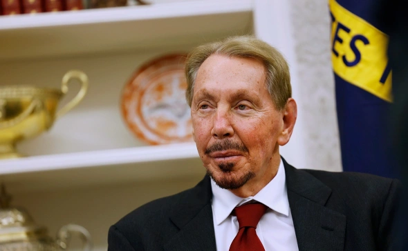 Larrı Ellıson ozyp tur