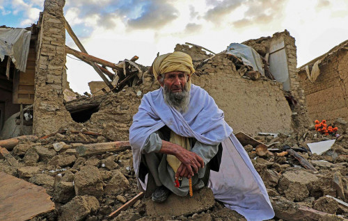 Aýǵanstanda zilzaladan keıin myńdaǵan adam dalada túnep júr