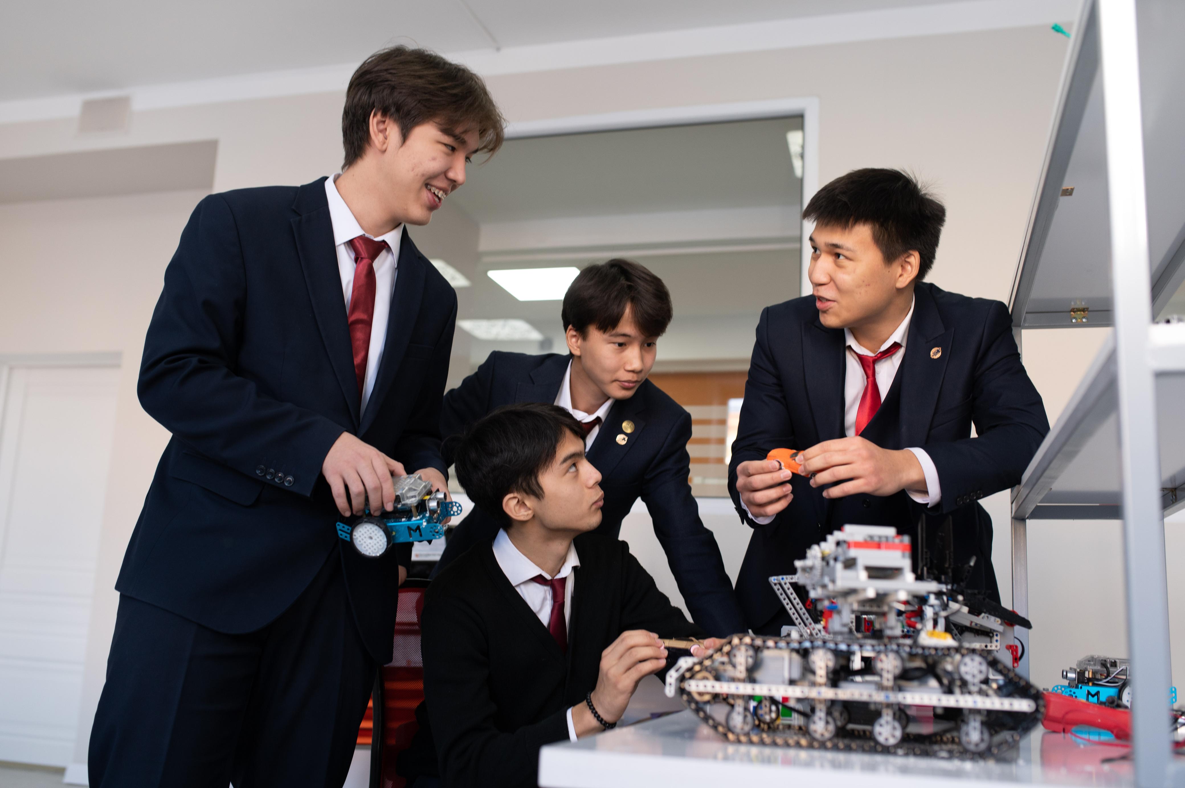 Bilim men tárbıe – eldiktiń irgetasy