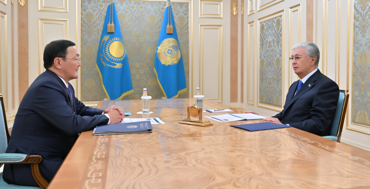 Memleket basshysy Bas prokýror Berik Asylovty qabyldady