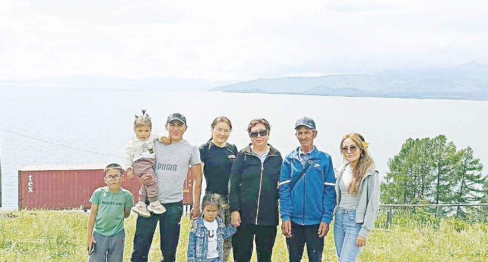 Tabıǵatpen bite qaınasqan otbasy