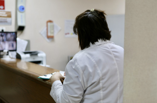 Áıelder erlerge qaraǵanda qaterli isikke jıi shaldyǵady