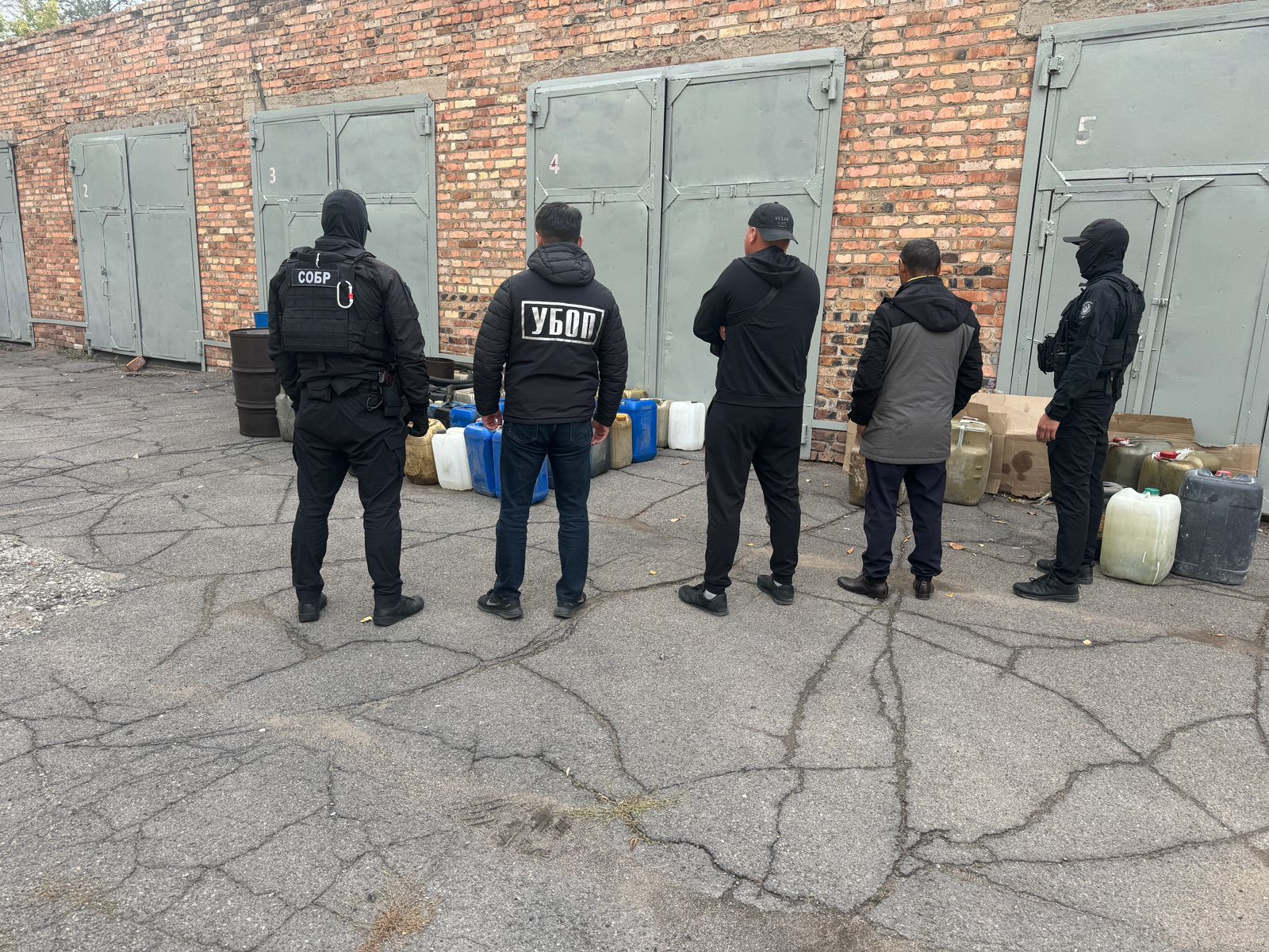 Qaraǵandyda temirjoldan dızel urlaǵan qylmystyq top áshkerelendi