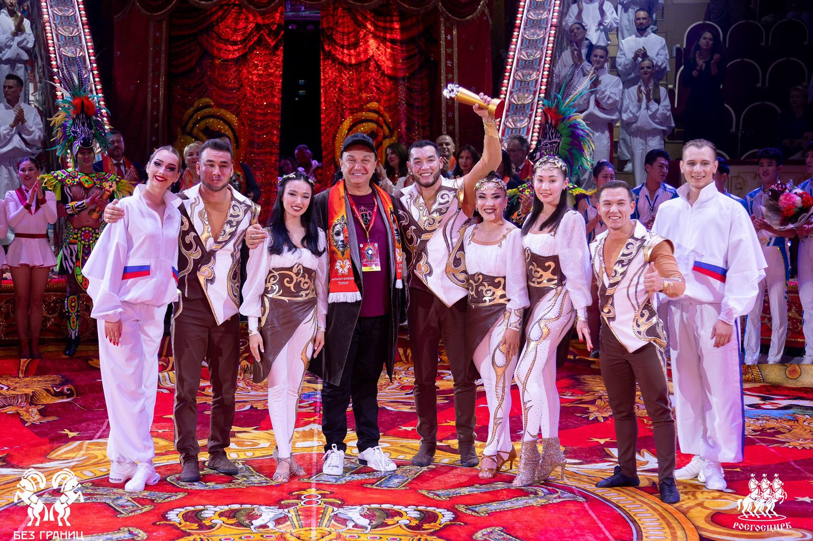 Altyn da, qola da Qazaq sırkine buıyrdy