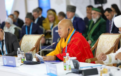 Szın Bo: Astanadaǵy forým álemdik dinderdiń rýhanı yntymaqtastyǵyn nyǵaıtady