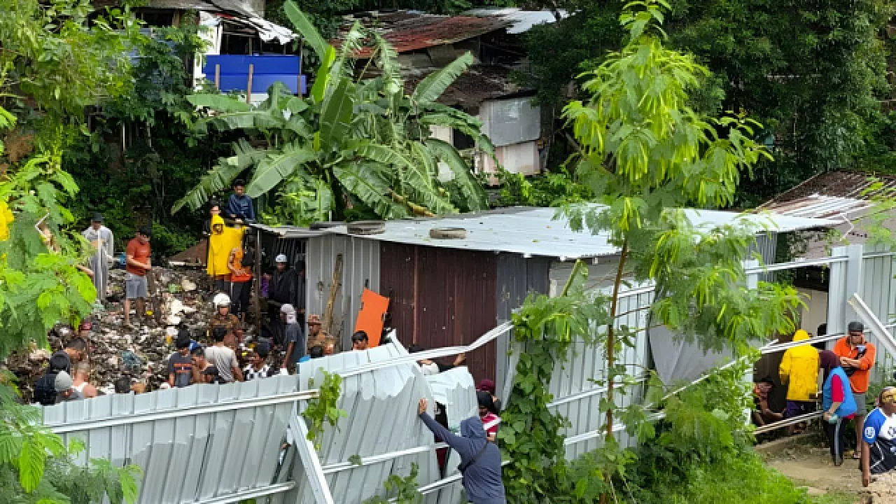 Malaızııadaǵy kóshkinnen 11 adam qaza tapty